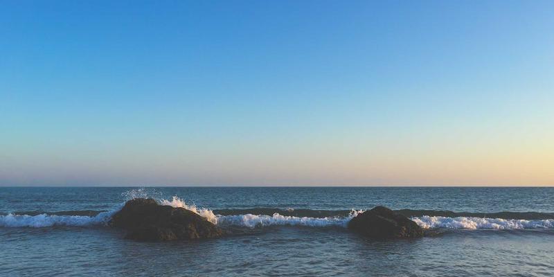 VAC快递数字化追踪技术：从条形码到物联网的实时可视化物流革命