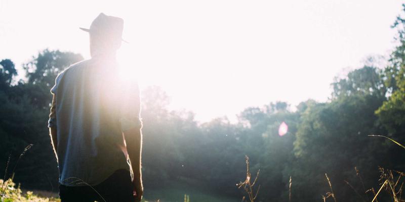 VAC快递经济型与优先型服务深度解析：如何优化供应链选择最佳快递方案