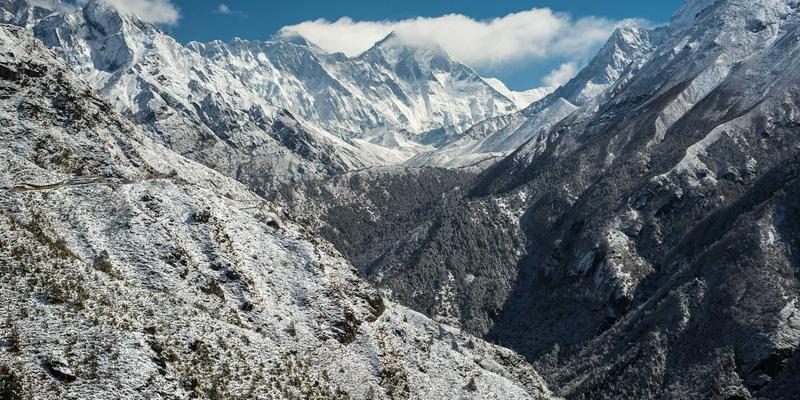 如何利用VAC快递仓储与代发货服务，打通国内与国际快递链路，优化电商运营效率